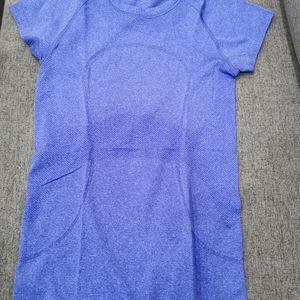Lululemon swiftly short sleeve size 4